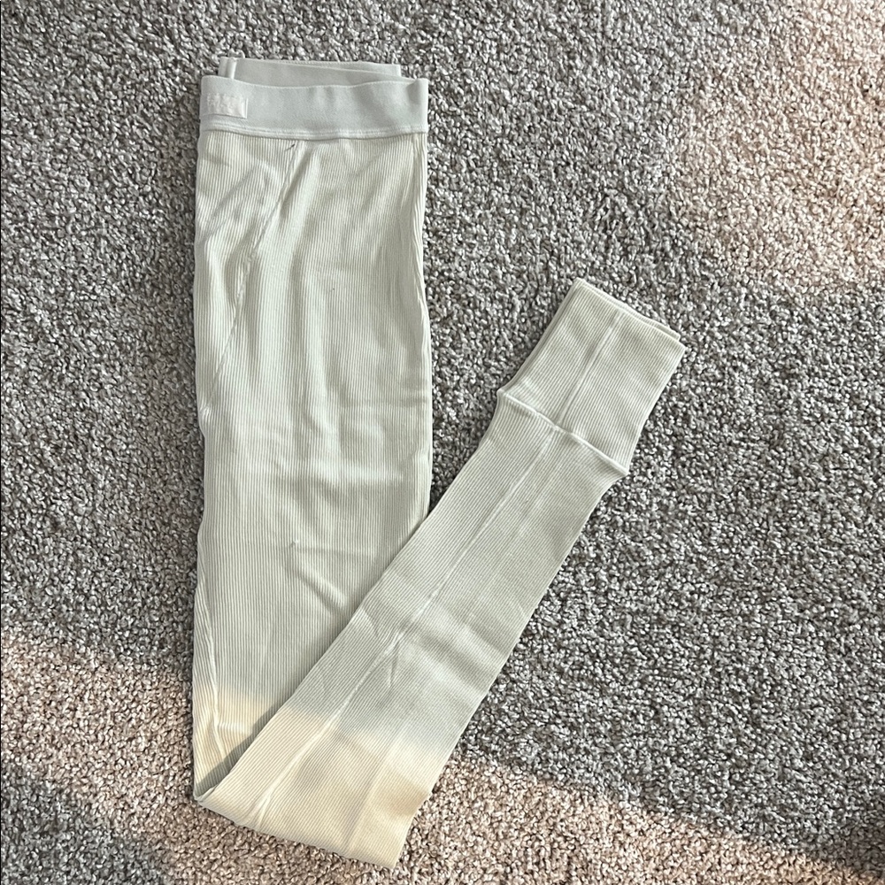 SKIMS Cream Leggings